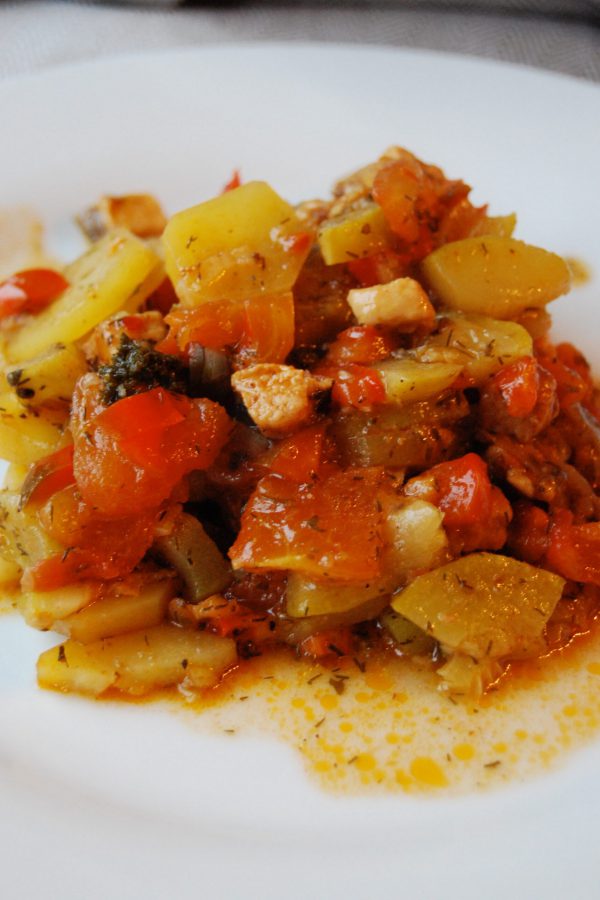 Ragoût de pommes de terre, courgettes et tomates – vegan