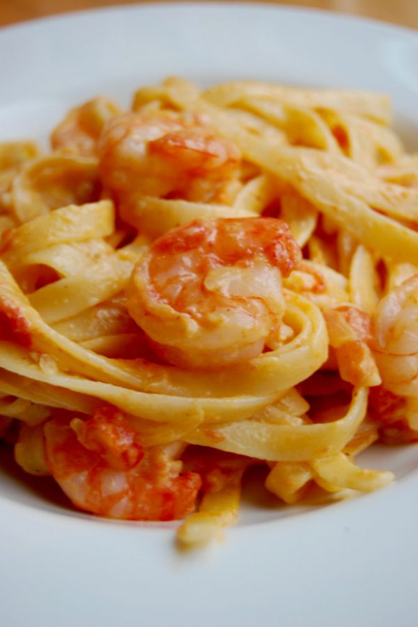 Linguines aux tomates fraîches et scampis