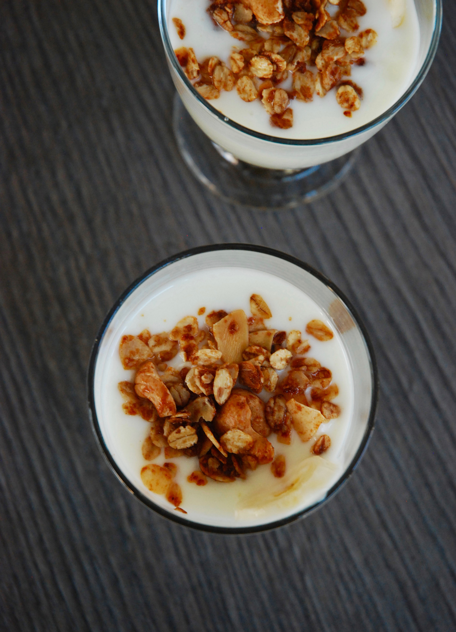 dessert-rapide-yaour-banane-granola-the-mona-project