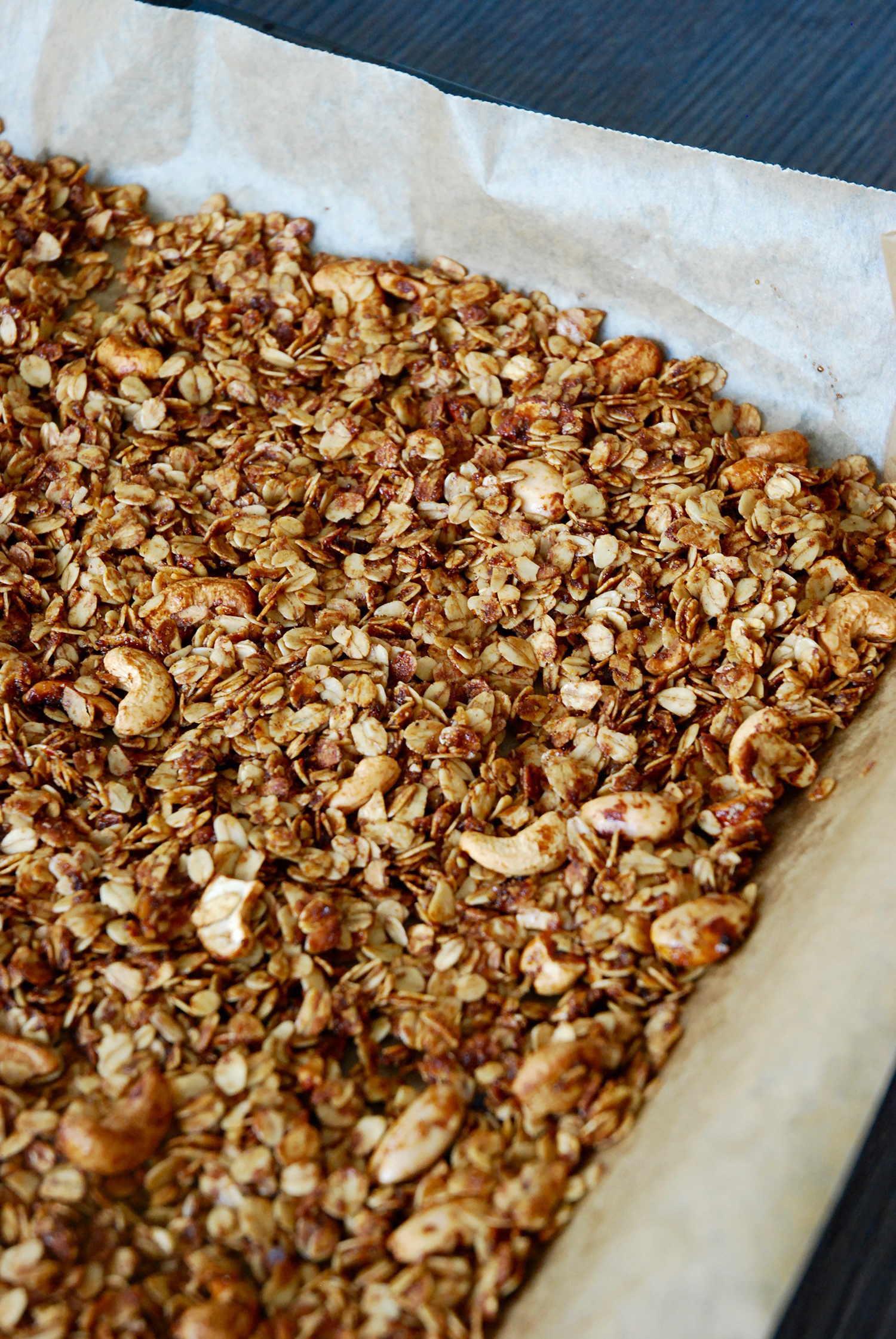 homemade granola - The Mona Project