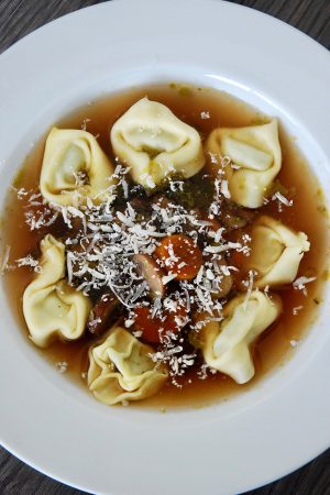 Bouillon maigre champignons tortellinis – végétarien