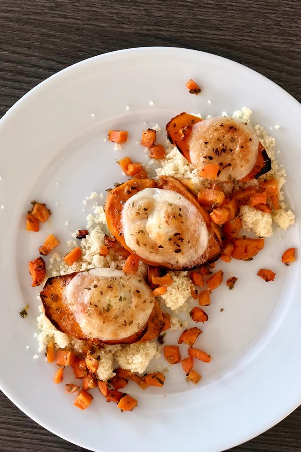 Gratin de patates douces au chèvre, boulghour aux carottes – végétarien