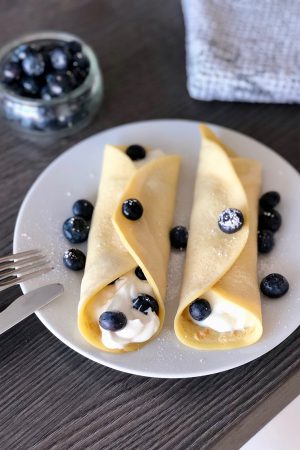 Crêpes légères au yaourt 0% et myrtilles