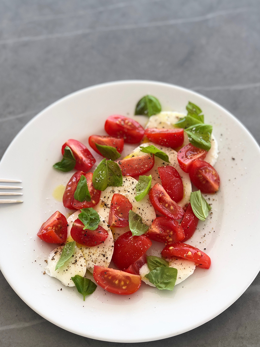 tomate mozzarella - The Mona Project.jpeg