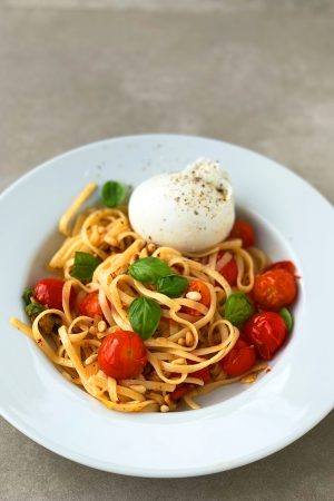 Linguine aux tomates cerises et burrata – végétarien