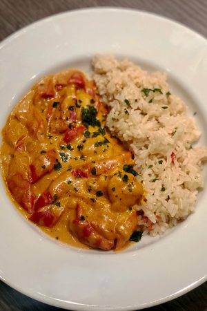 Curry indien aux scampis et poivrons rouges