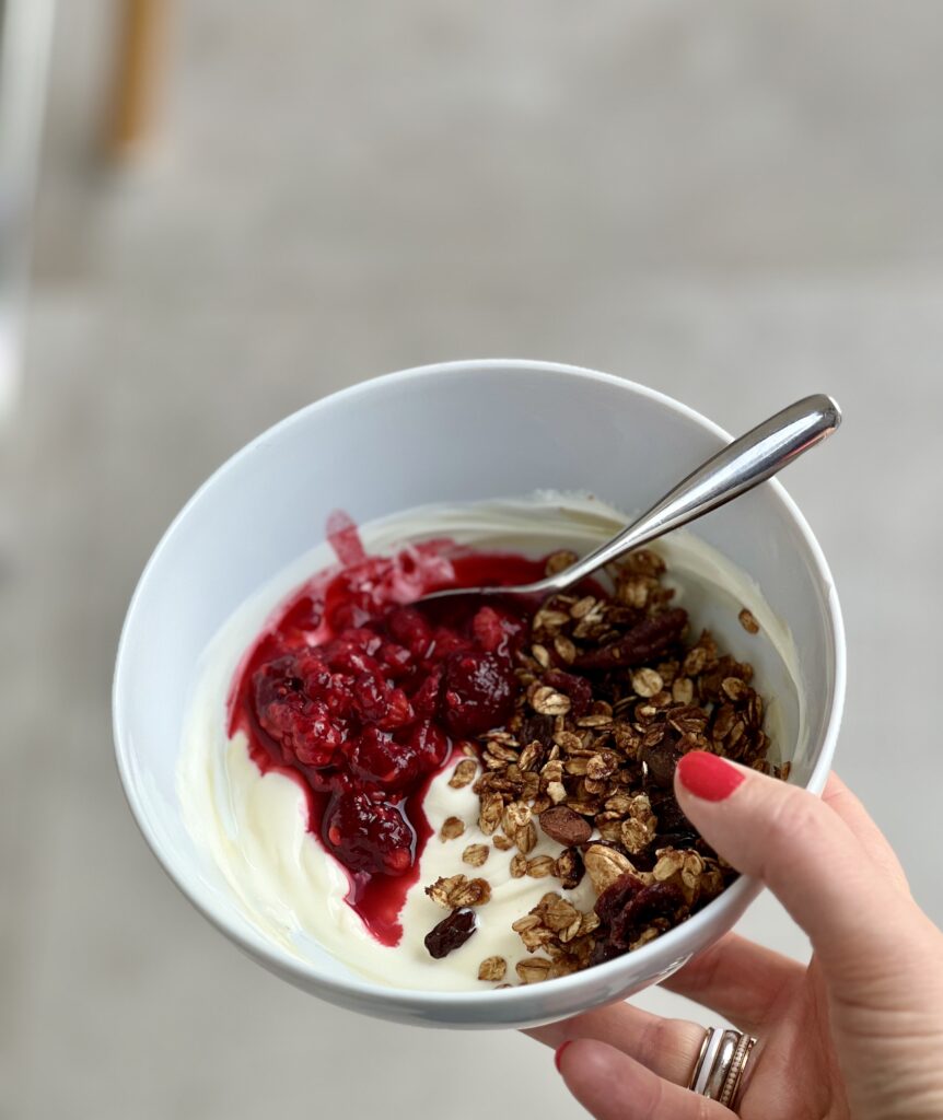 granola et fruits rouges