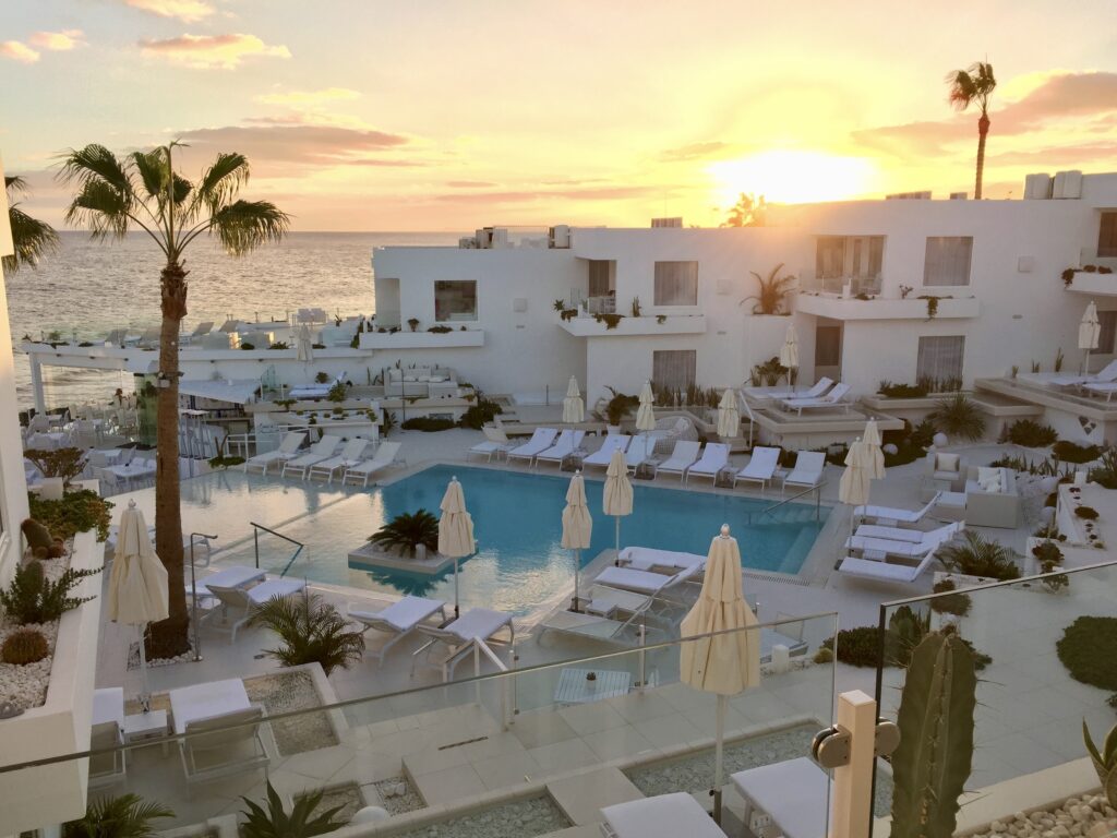 coucher de soleil sur l'hôtel Lani's Suites Deluxe à Lanzarote