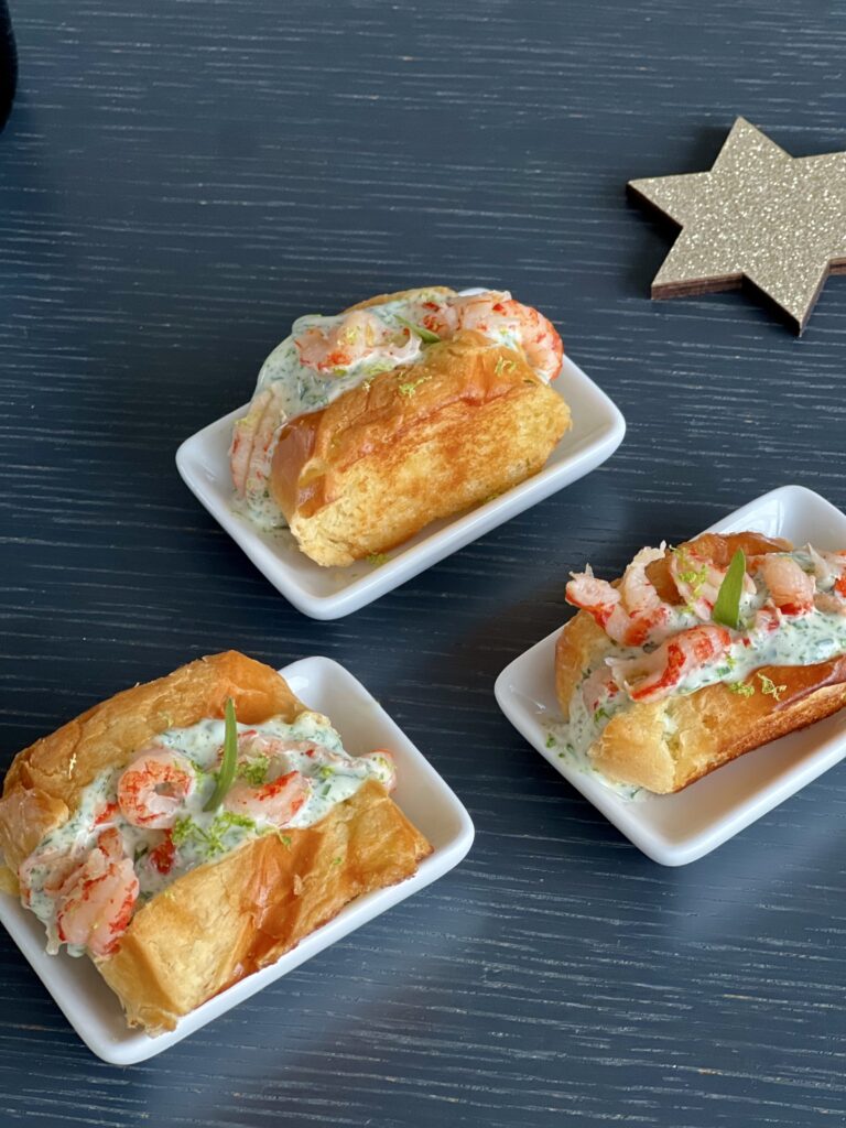 bouchées apéritives mini lobster rolls