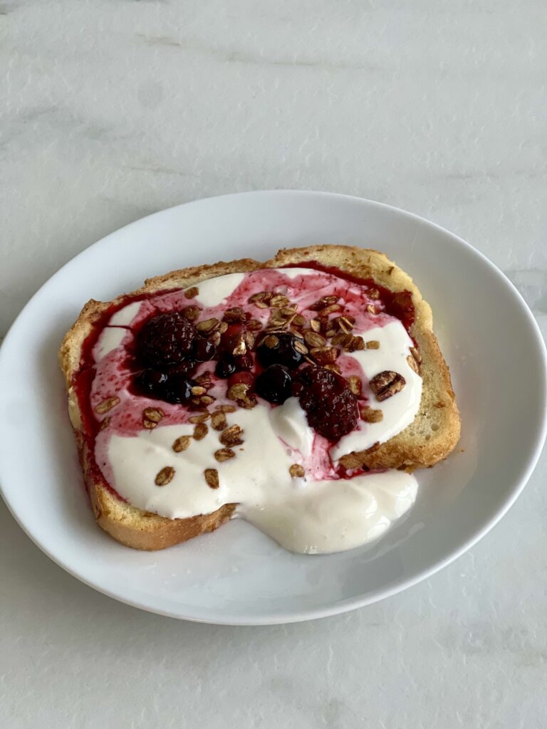 recette pain perdu au yaourt et fruits rouges