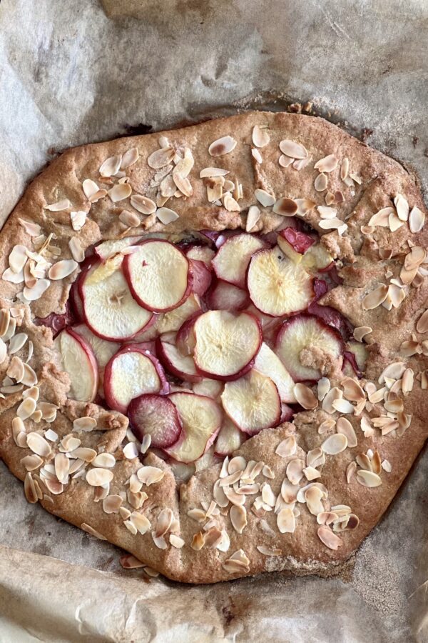 Galette rustique aux nectarines et amandes