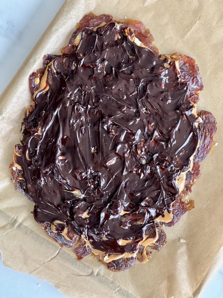 collation saine dattes beurre de cacahuète chocolat